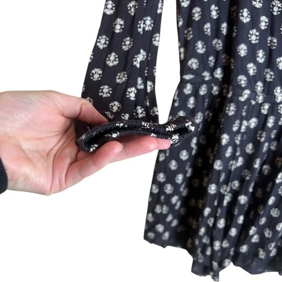 3 for $30! Billabong patterned romper. Size small - Picture 10 of 11